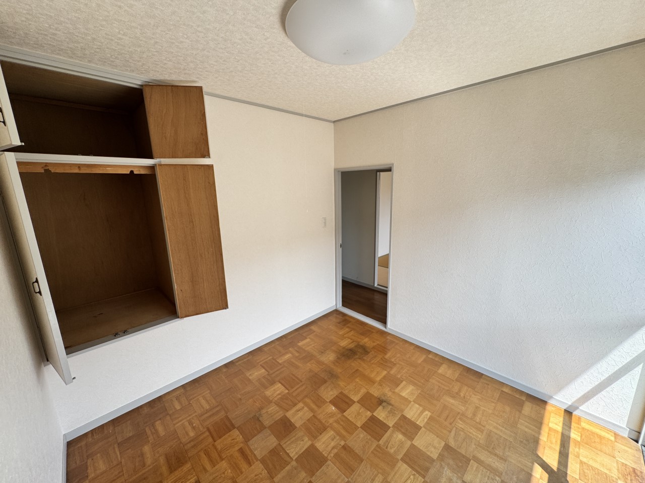 ◆２階洋室｜お子様のお部屋にぴったりな洋室です。