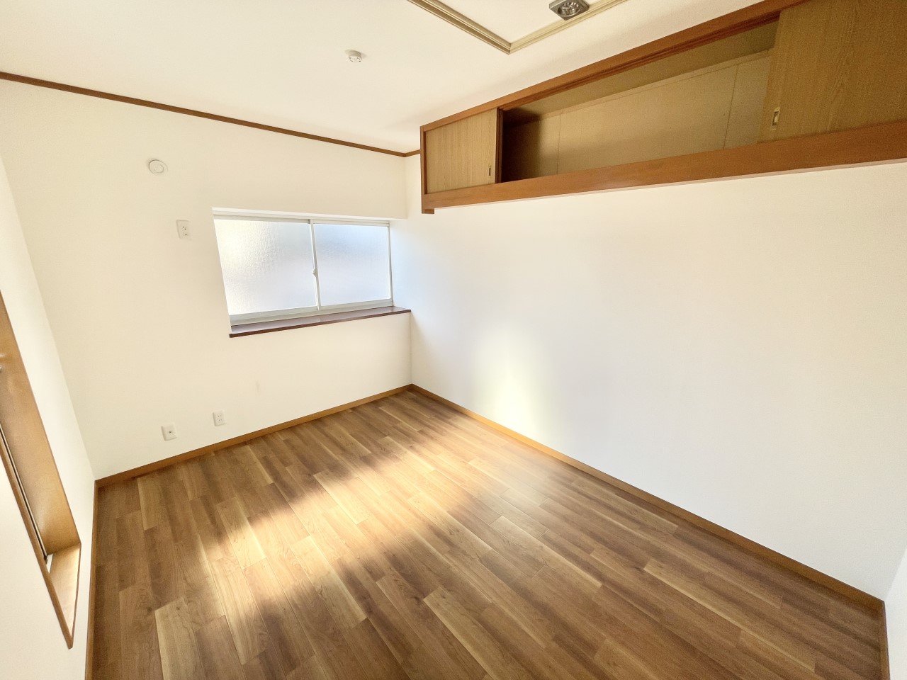 ◆2階洋室（リフォーム後）｜小学校入学を機に自分のお部屋を欲しがるお子さまは多いようです。普段はリビングでお勉強やお遊びをしていても、お子様の自立を促すにはやっぱり自分の部屋を持つことが一番。