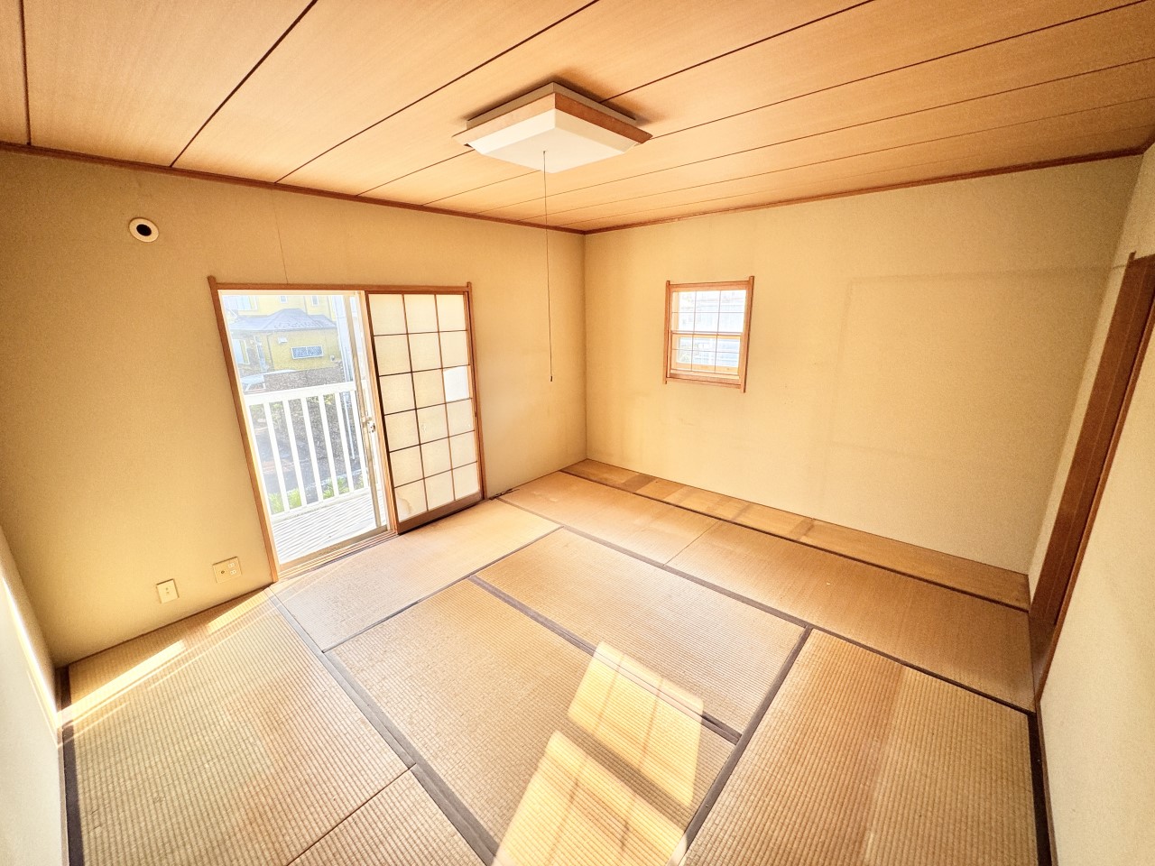 ◆2階和室｜ぬくもりを感じられる和室でゆっくりとお寛ぎいただけます♪