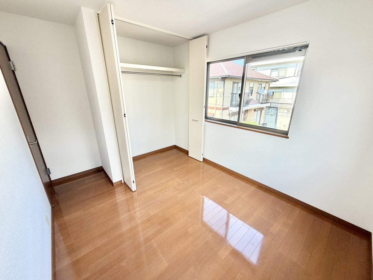 ◆1階洋室（リフォーム後）｜家族でゆったり時間を過ごせるお部屋です。