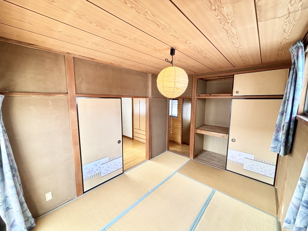 ◆2階和室｜ぬくもりを感じられる和室でゆっくりとお寛ぎいただけます♪