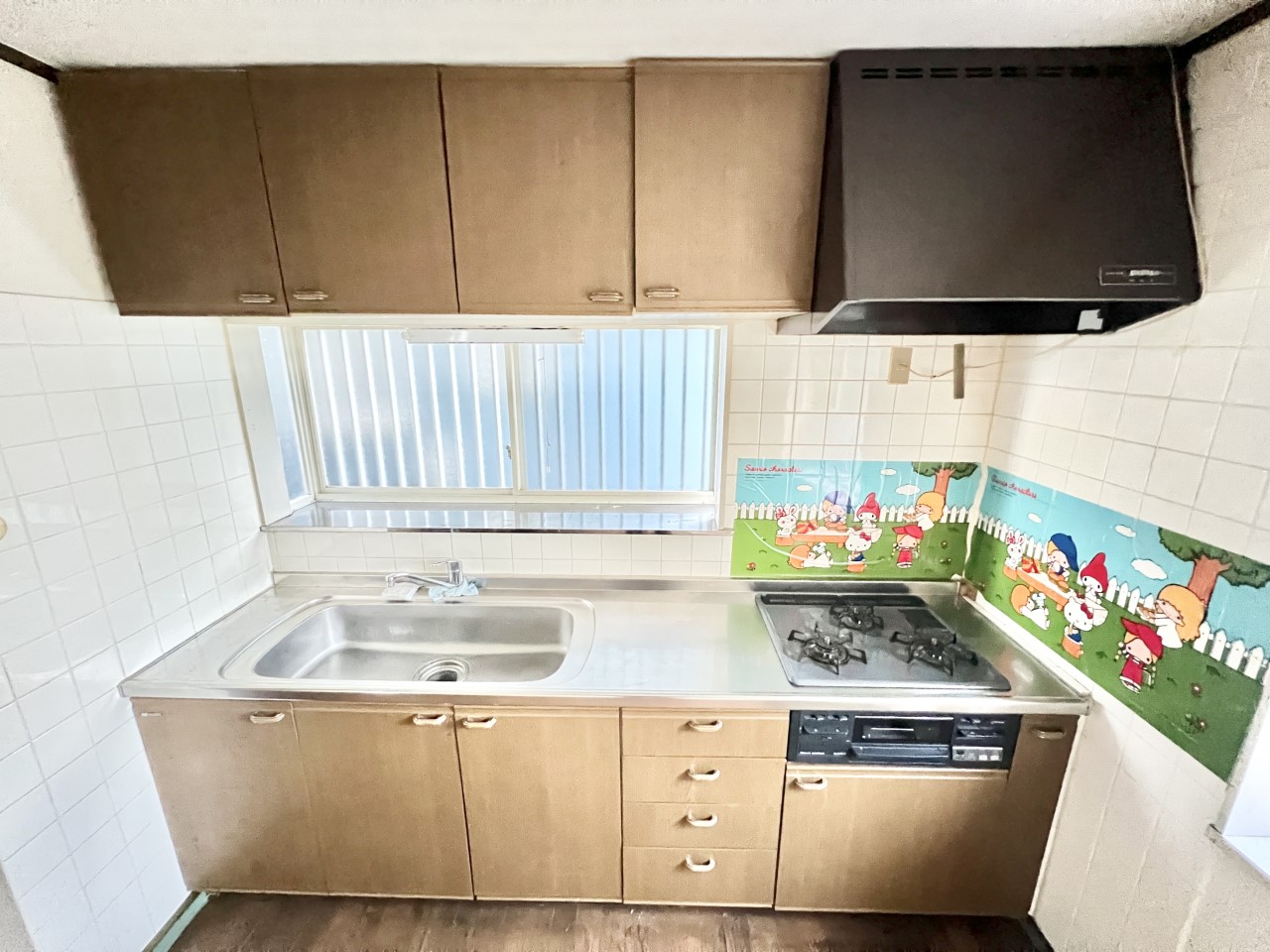 ◆キッチン｜ご夫婦やお子様と並んでお料理をしても余裕のある、広々としたキッチンです。