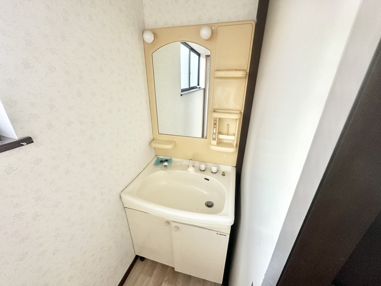 ◆洗面脱衣室｜毎日使う洗面スペースや浴室は、モノがあふれてごちゃついていまいがち。スペースに収納すればスッキリ整います。心地よい空間で身支度したら、素敵な一日がはじまります。