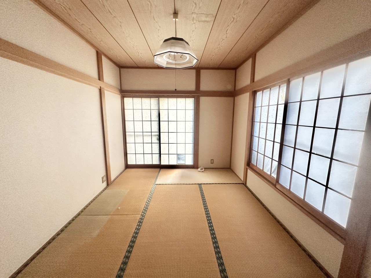 ◆1階和室｜ぬくもりを感じられる和室でゆっくりとお寛ぎいただけます♪