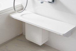 【同社施工例】間口の広いシンクなので家族の使った食器がまとめて置けます。スポンジ・洗剤置きも備え付け。  詳しくはスタッフへお問い合わせください。  