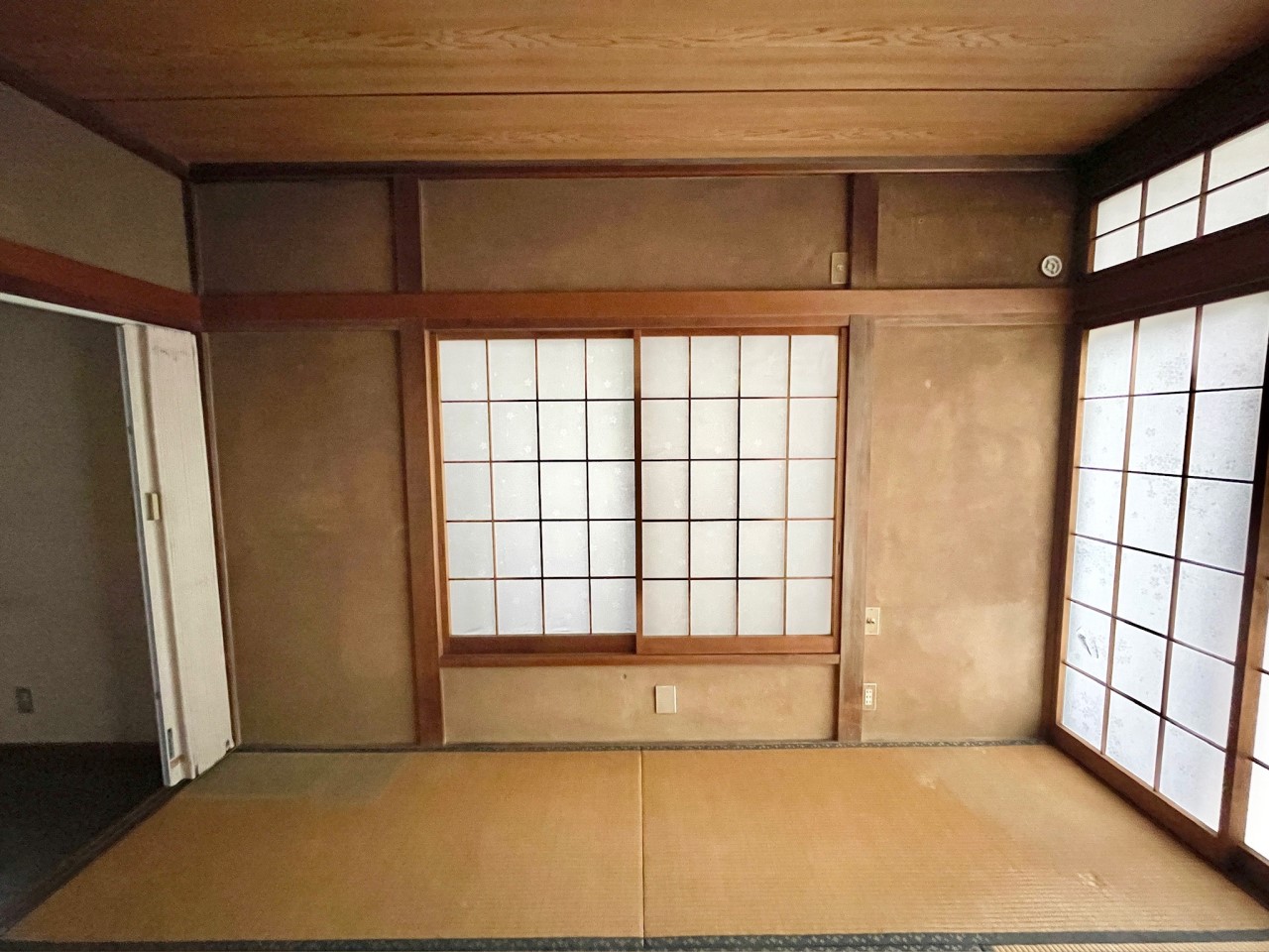 ◆1階和室｜ぬくもりを感じられる和室でゆっくりとお寛ぎいただけます♪