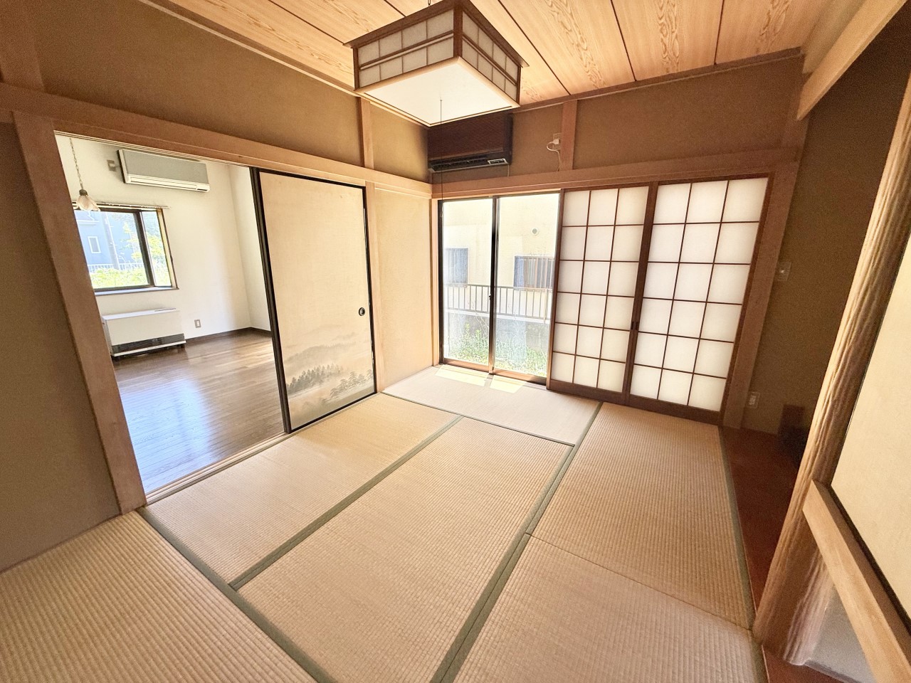 ◆1階和室｜ぬくもりを感じられる和室でゆっくりとお寛ぎいただけます♪