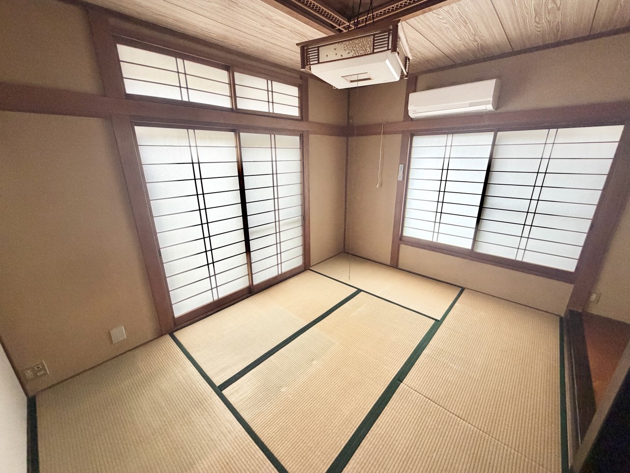 ◆1階和室｜ぬくもりを感じられる和室でゆっくりとお寛ぎいただけます♪