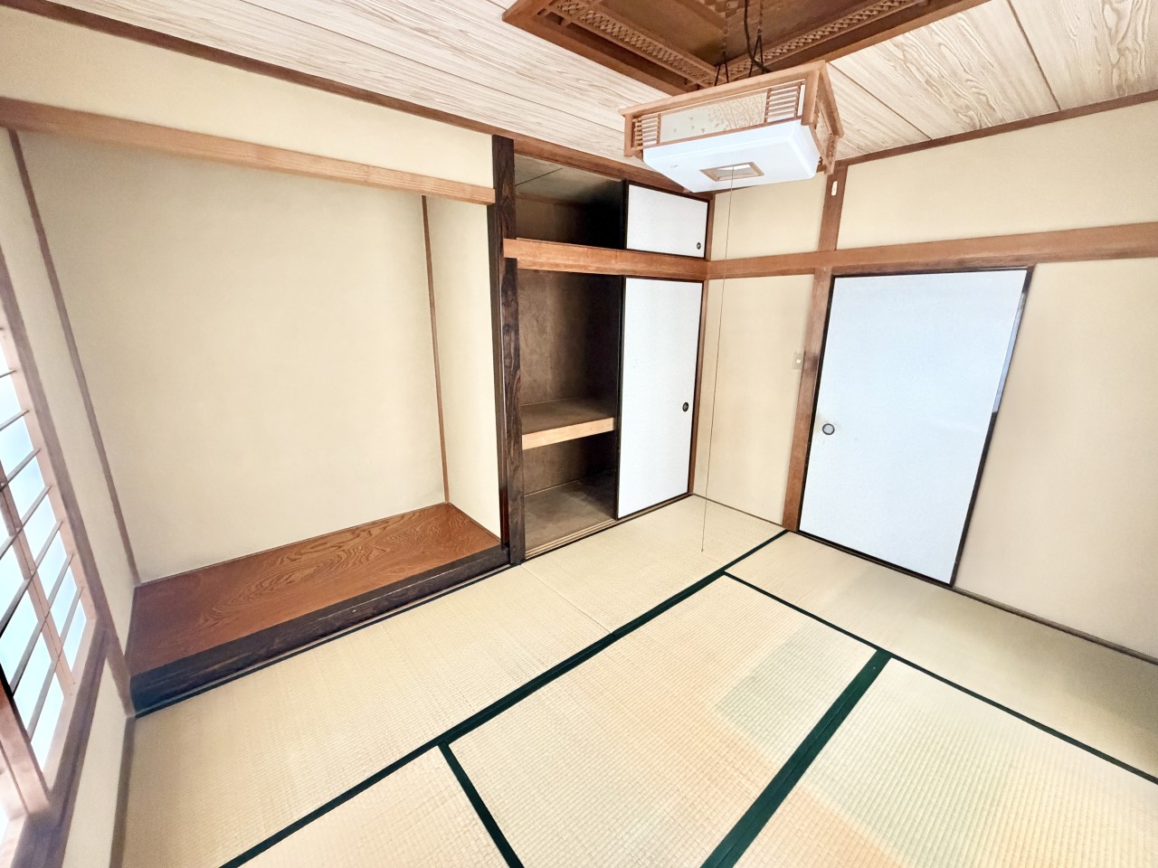 ◆1階和室｜ぬくもりを感じられる和室でゆっくりとお寛ぎいただけます♪