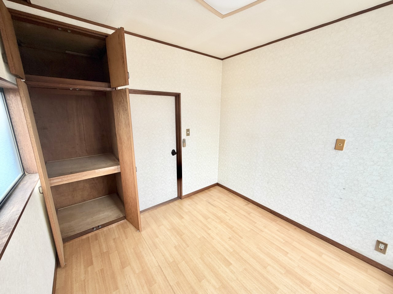 ◆2階洋室｜小学校入学を機に自分のお部屋を欲しがるお子さまは多いようです。普段はリビングでお勉強やお遊びをしていても、お子様の自立を促すにはやっぱり自分の部屋を持つことが一番。