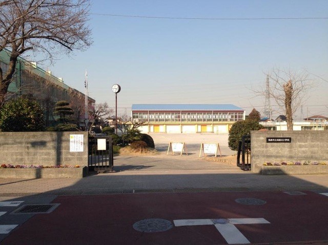 鴻巣市立鴻巣北小学校(121m)-