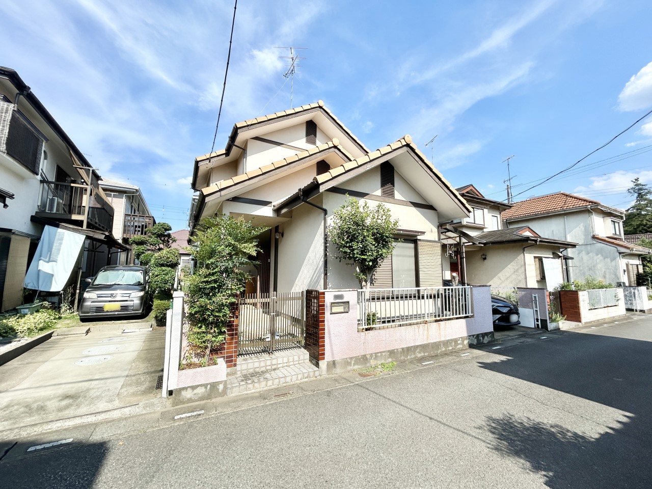 ◆外観｜シンプルでいつまでも飽きのこないデザインが特徴的♪