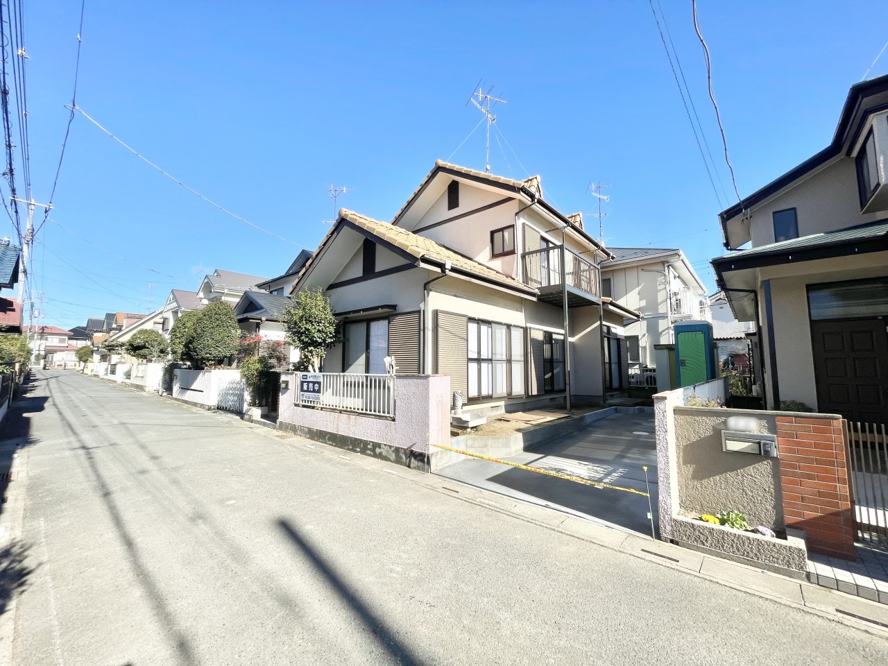 ◆外観（リフォーム後）｜シンプルでいつまでも飽きのこないデザインが特徴的♪