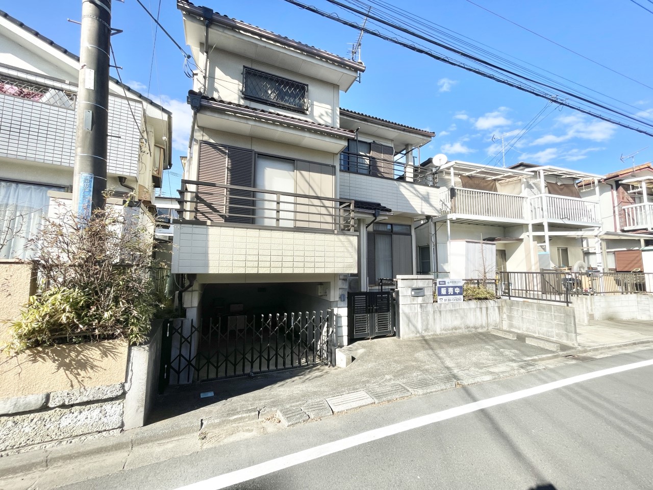 ◆外観（リフォーム前）｜特徴的な間取りは生活を彩ります♪