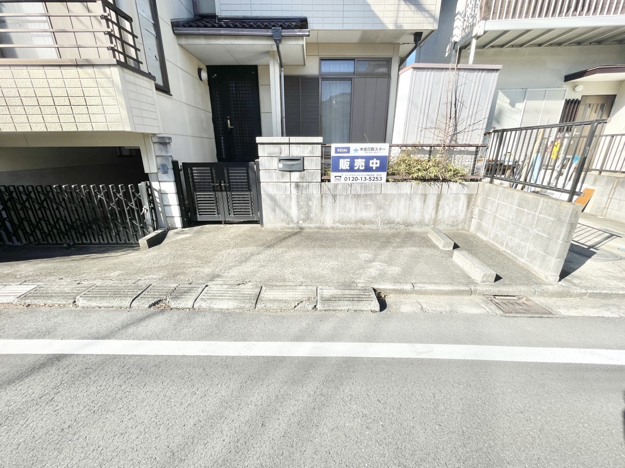 ◆駐車場｜軽自動車であればラクラク駐車可能です♪