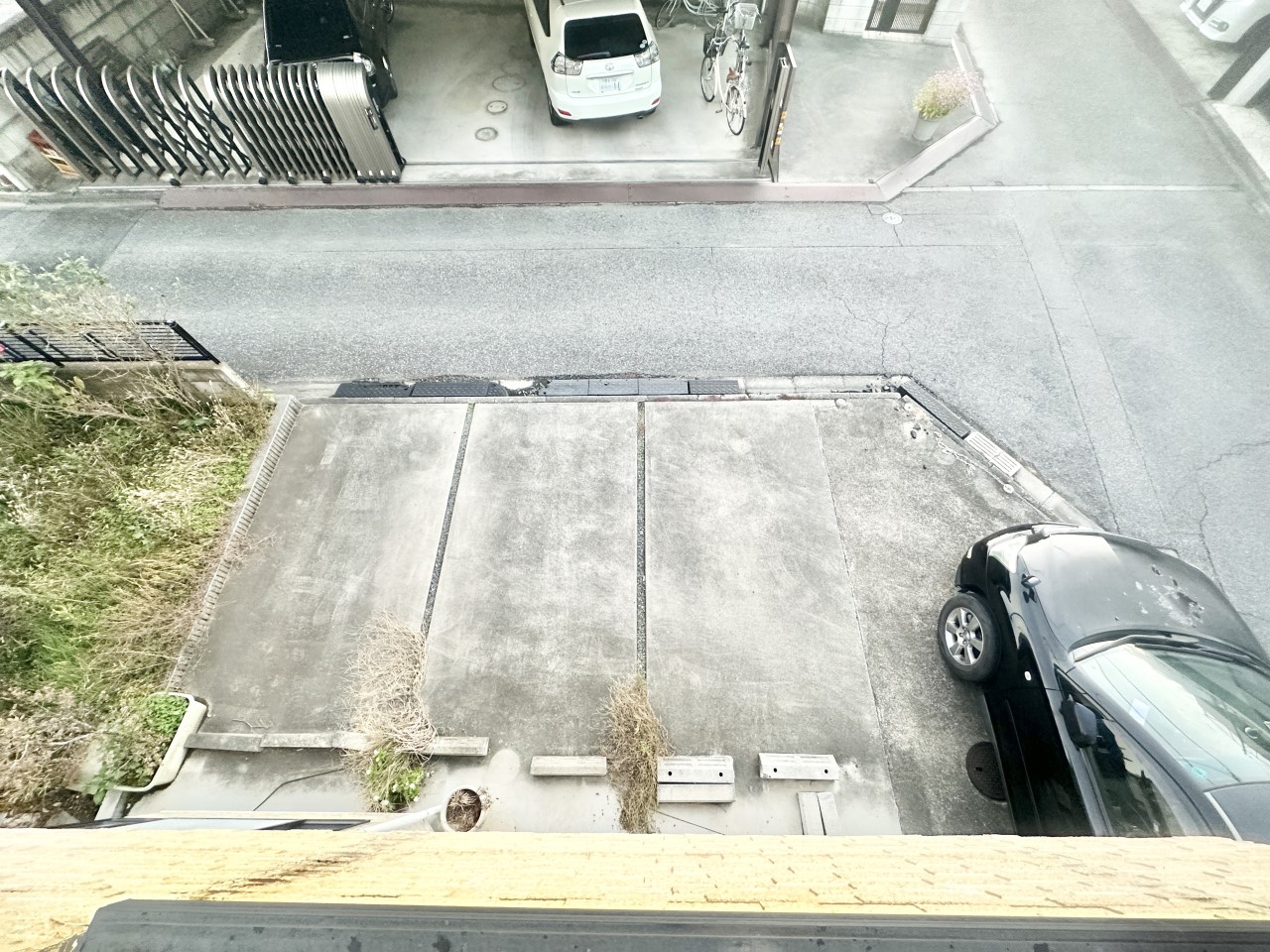 ◆駐車場｜3-4台（並列）で駐車可能です！お庭もあるので趣味も増えそうです♪