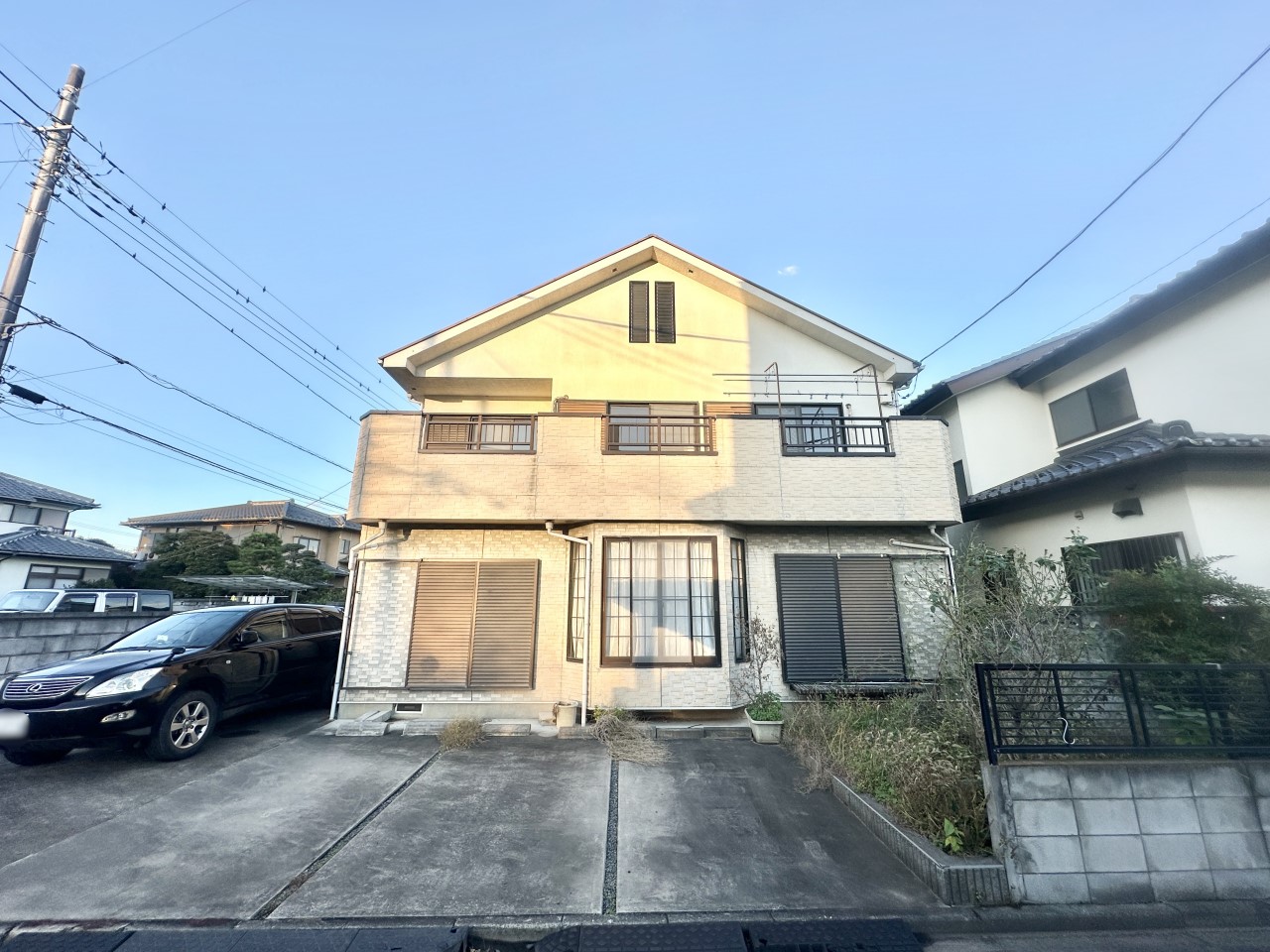 ◆外観｜車3-4台（並列）分の駐車スペースを確保しております！