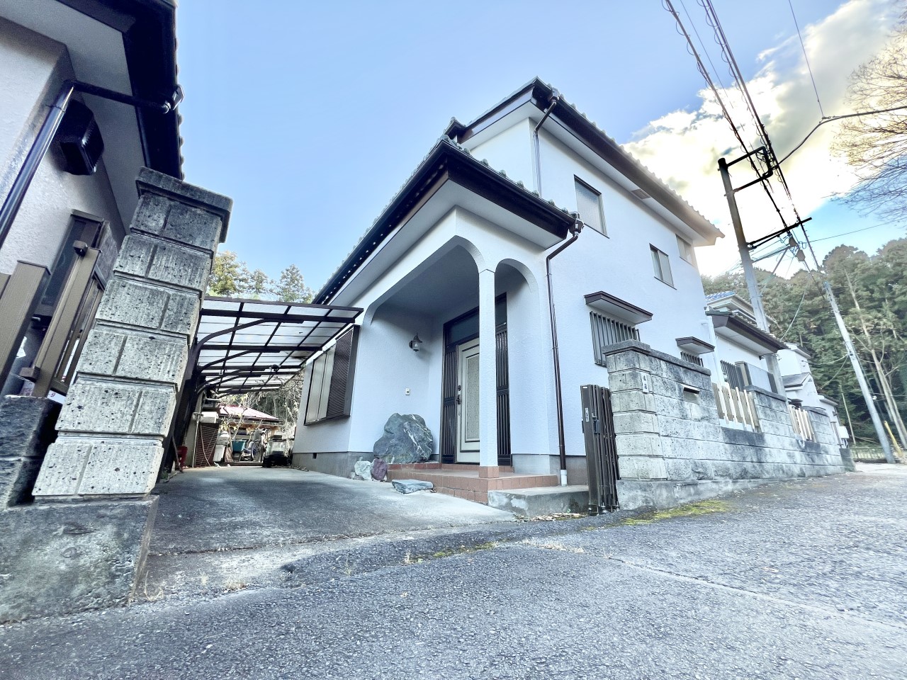 ◆外観（リフォーム前）｜前面の建物から距離がある為、日当たり良好♪