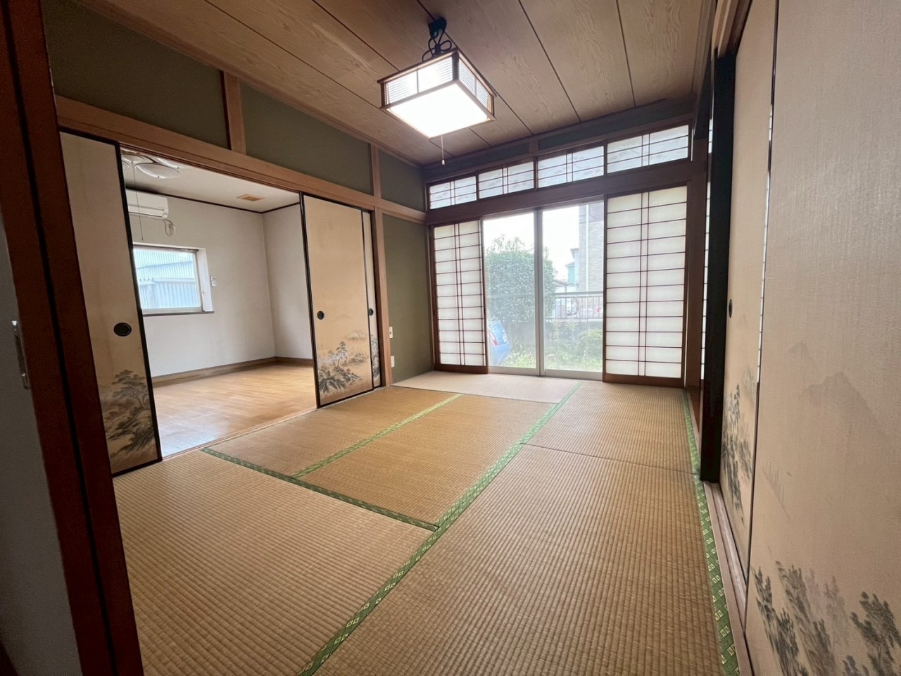 【和室】襖を開けておけば、リビングが更に広々と使えます♪