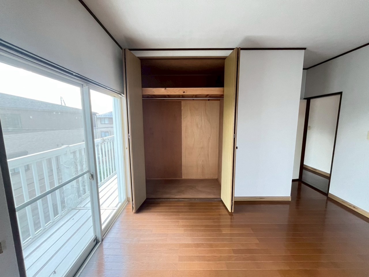 【洋室】収納スペースもございます♪