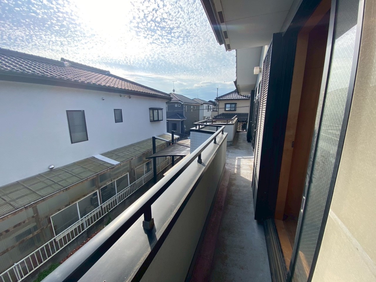 【バルコニー】広々としているので、お布団がたくさん干せます♪ ※リフォーム前写真