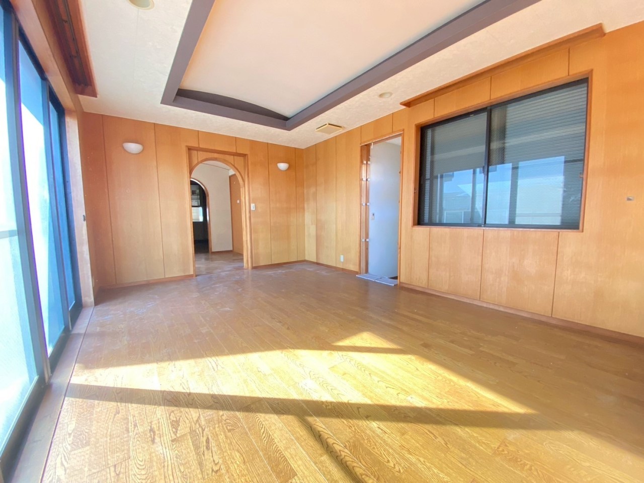 【リビング】光がたくさん入ってくる明るいリビング♪ ※リフォーム前写真