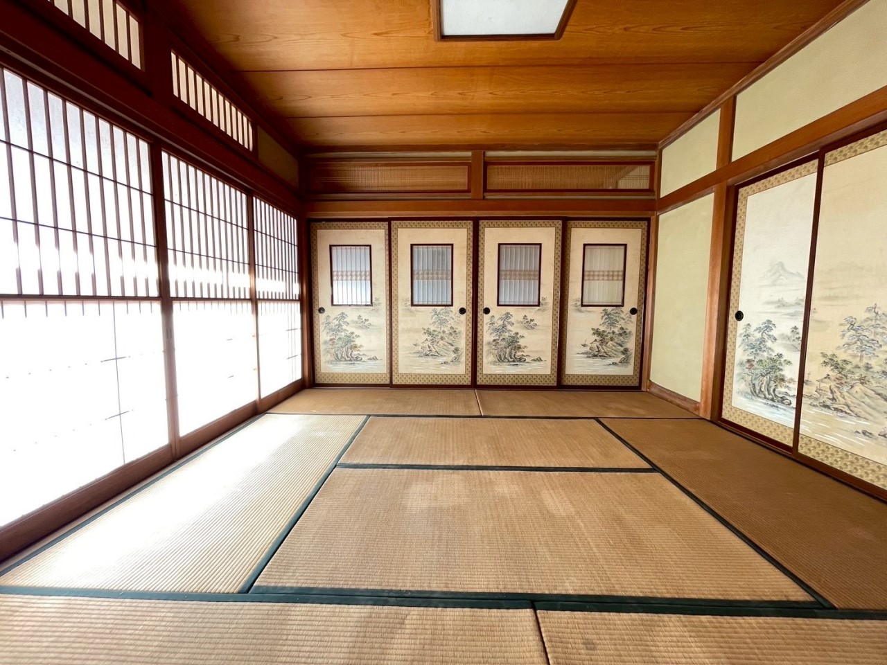 【和室】縁側から光が入る明るいお部屋♪