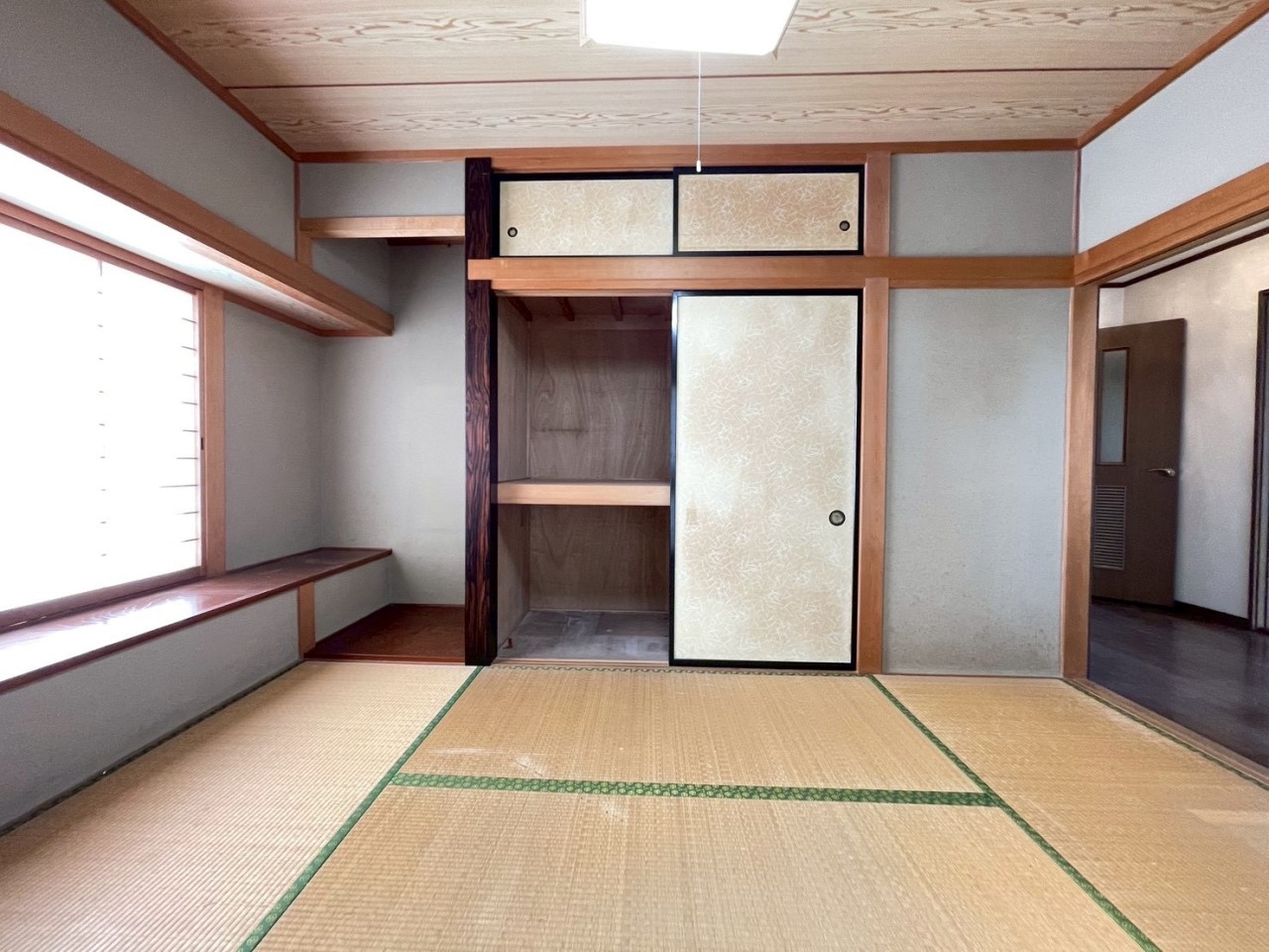 【1階和室】障子から明るい光が差し込み落ち着ける空間です♪