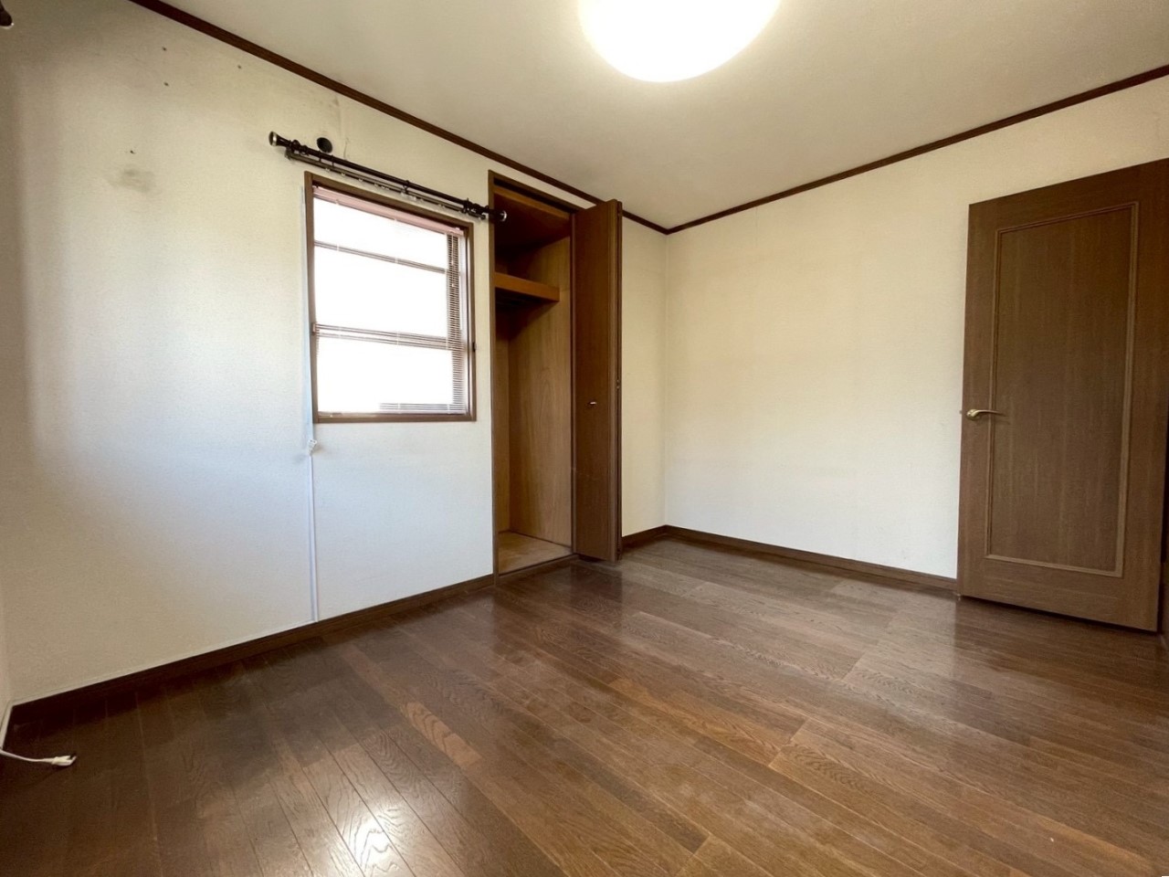 【洋室】クローゼットがあるお部屋です♪