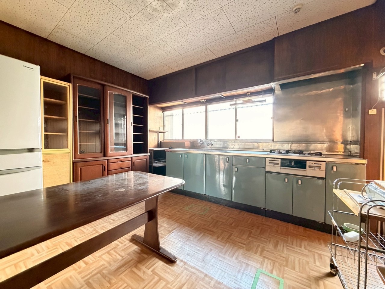 【キッチンダイニング】キッチンは広々としているので、並んでお料理ができます♪