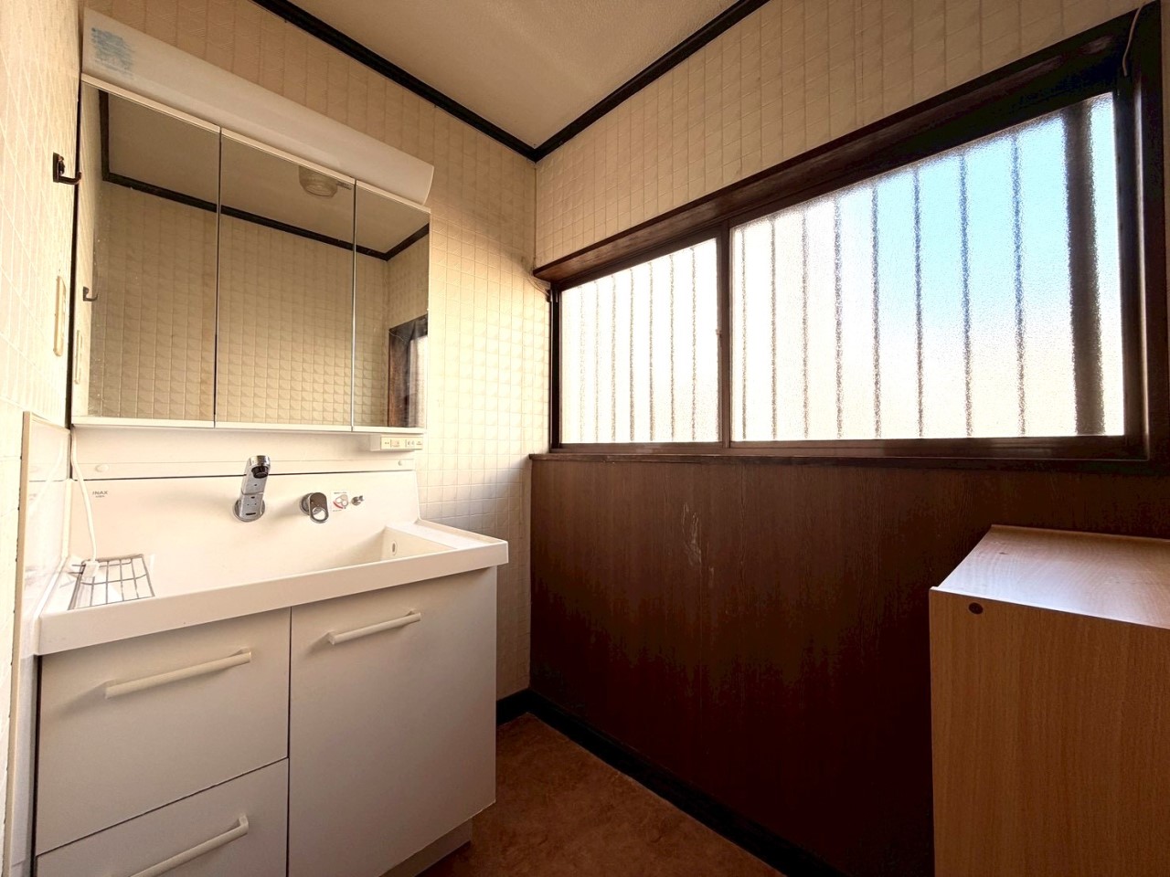 【洗面所】化粧台の3面鏡は支度に大助かり♪