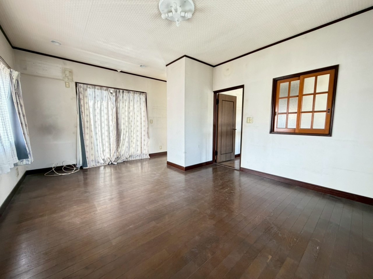 【洋室】11.5帖の広々としたお部屋です♪