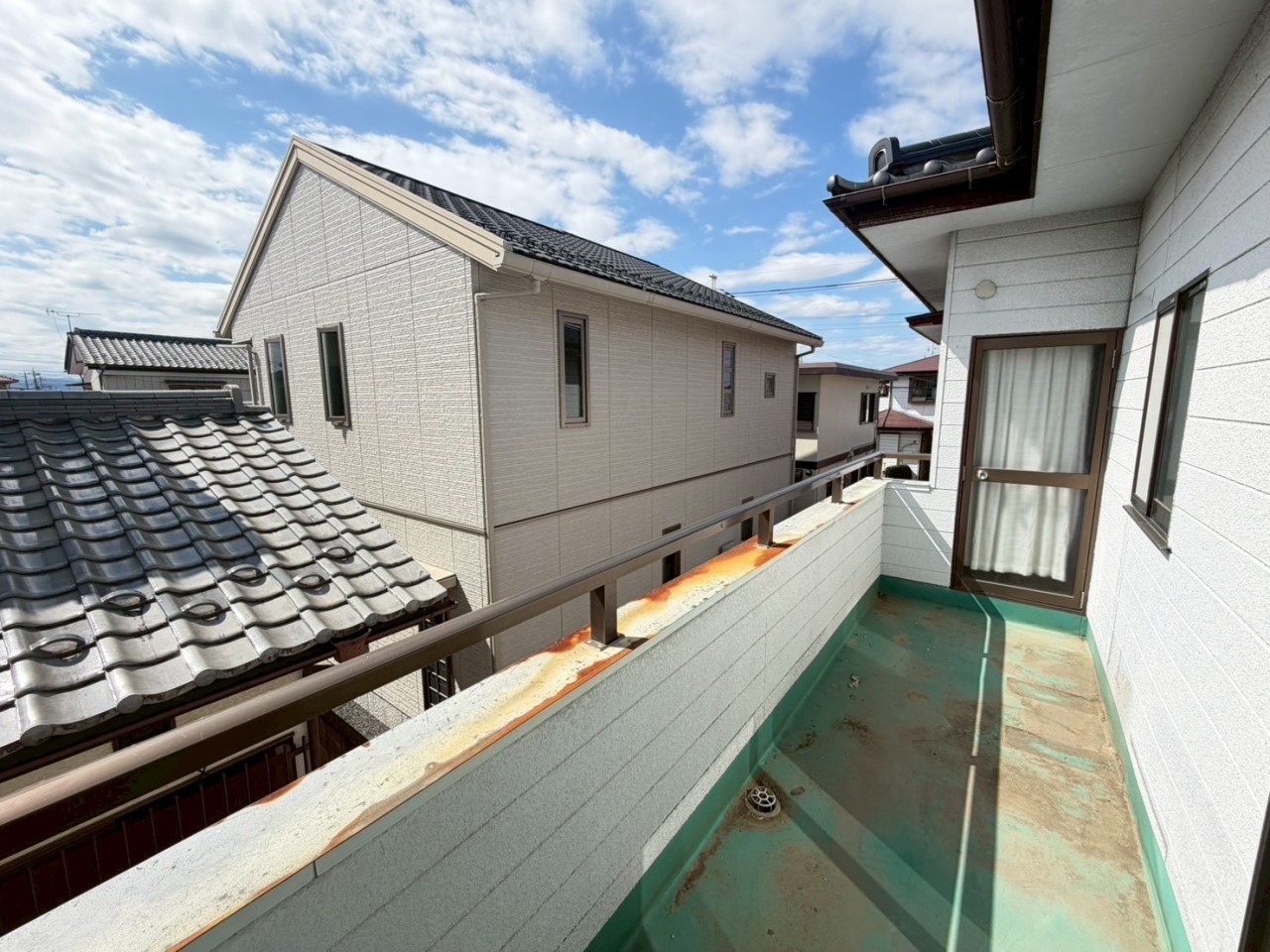 【バルコニー】広々としているので、お布団がたくさん干せます♪