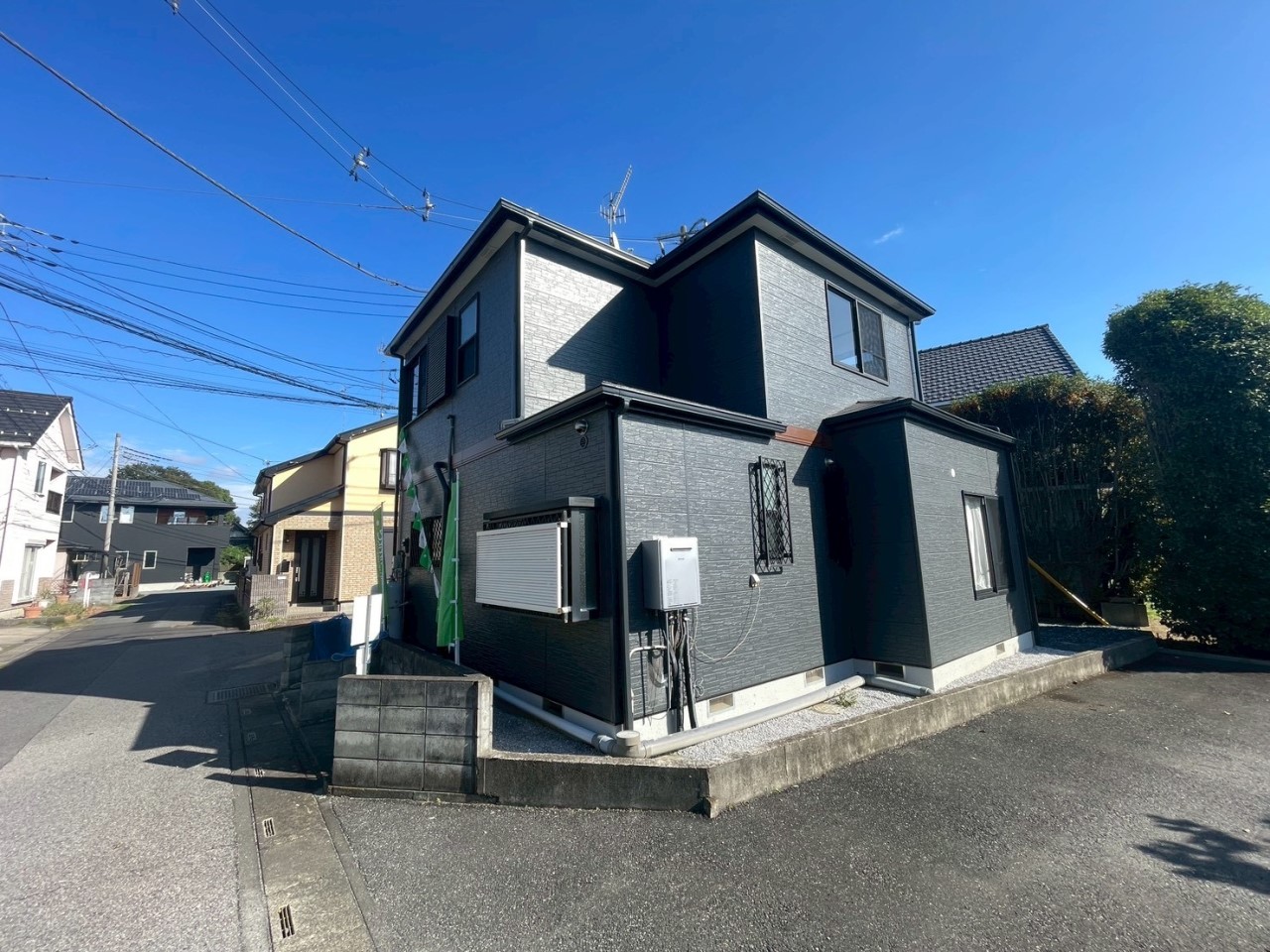 【外観】シックな外観になっております♪