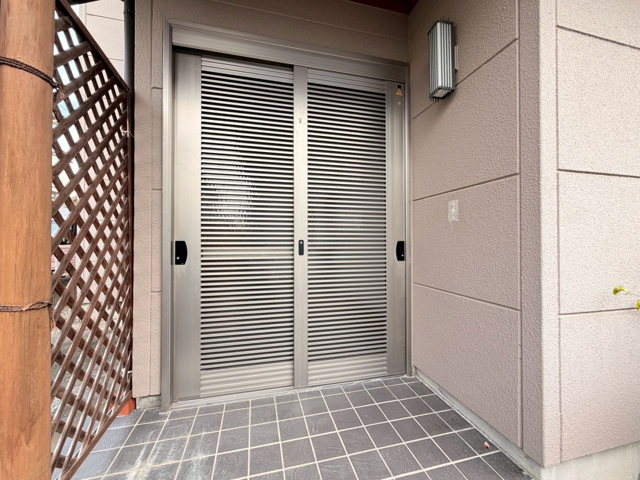 【玄関】開閉楽々な引き戸玄関です♪