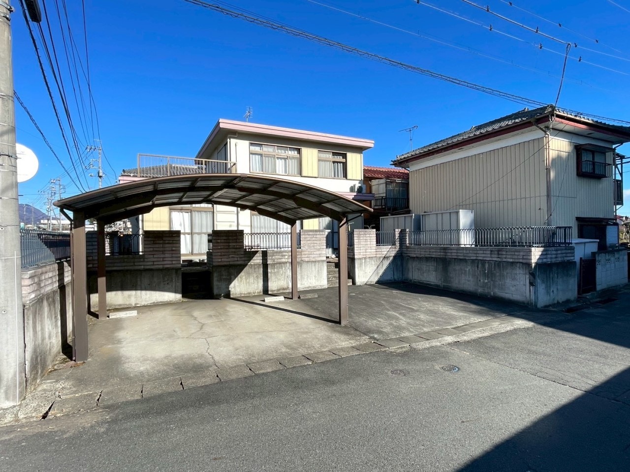 【外観】4台駐車可能です♪