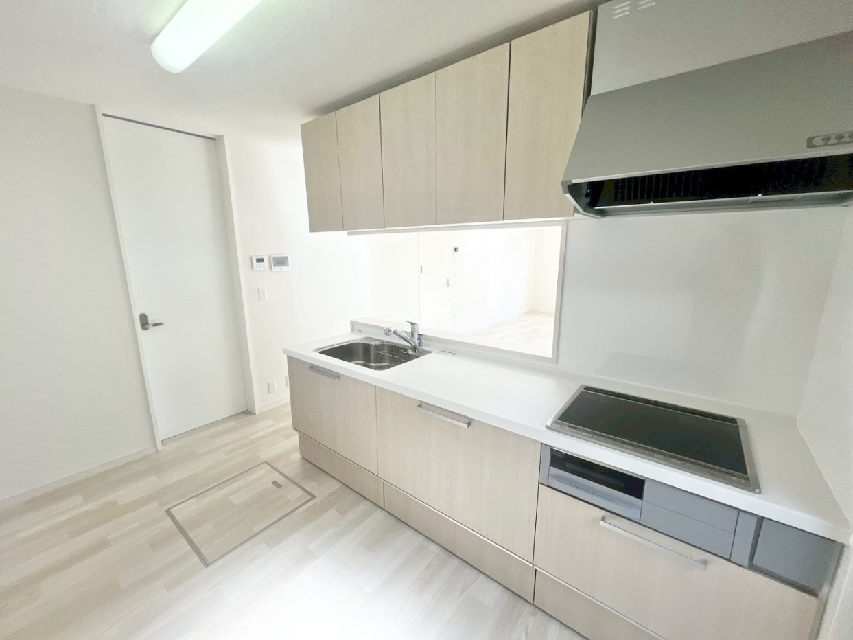 【キッチン】毎日使う場所だからこそ、広い作業スペースはかかせません(^^)お子様と並んでお料理も楽しめます♪