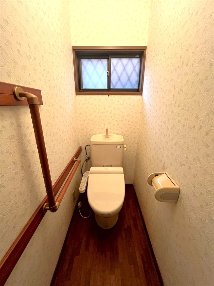 ※現況販売となります。(2025年11月撮影)ウォシュレット付きのトイレ♪