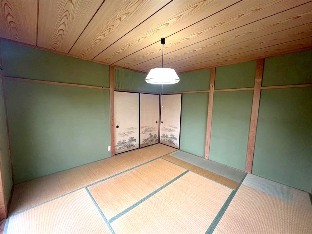 ※現況販売となります。(2025年11月撮影)2階の8畳の和室♪