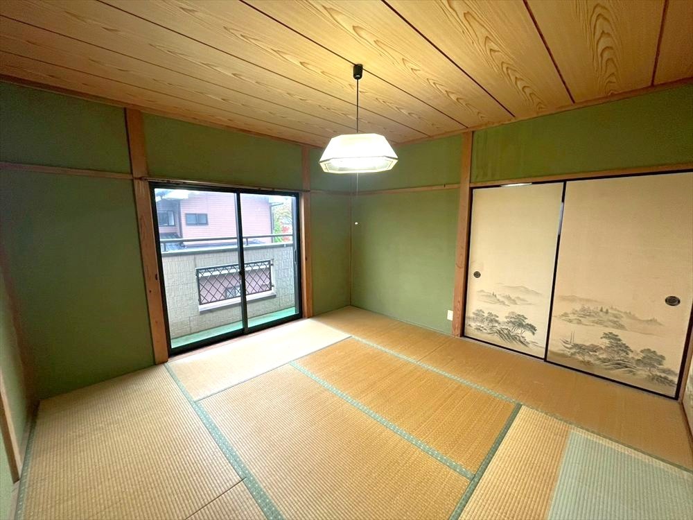 ※現況販売となります。(2025年11月撮影)2階には2か所バルコニーがあるのでお布団も楽に干せます♪