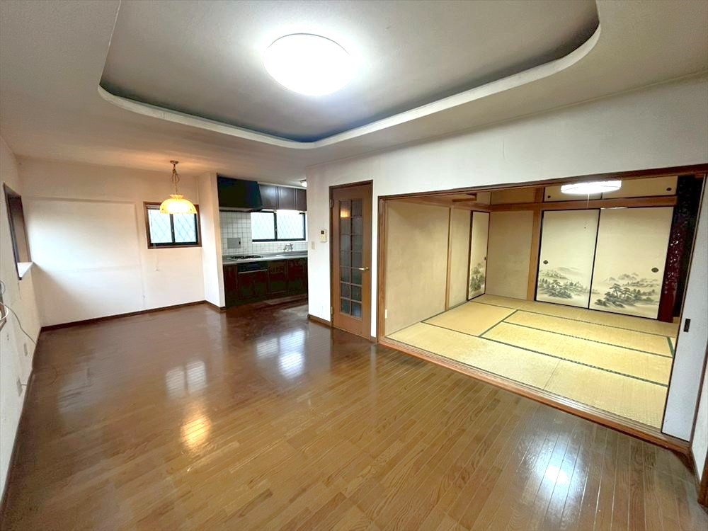 ※現況販売となります。(2025年11月撮影)15.75帖の広々としたリビング♪