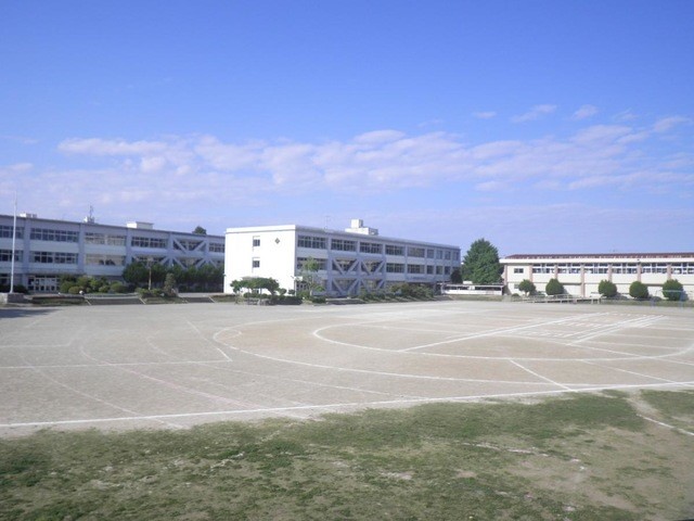 吉田小学校(950m)-