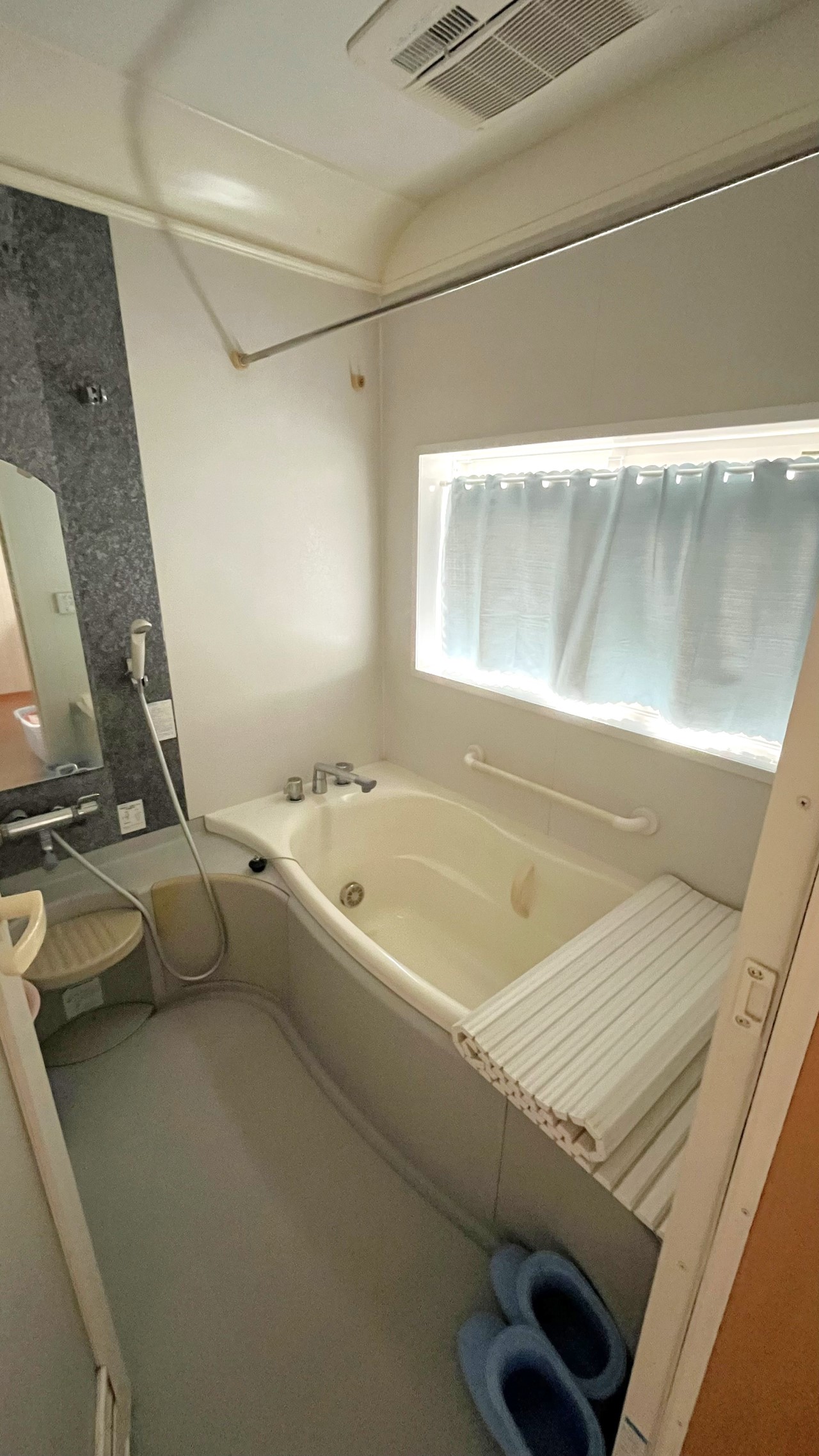 一日の疲れを癒すバスタイム(※2025年10月撮影)