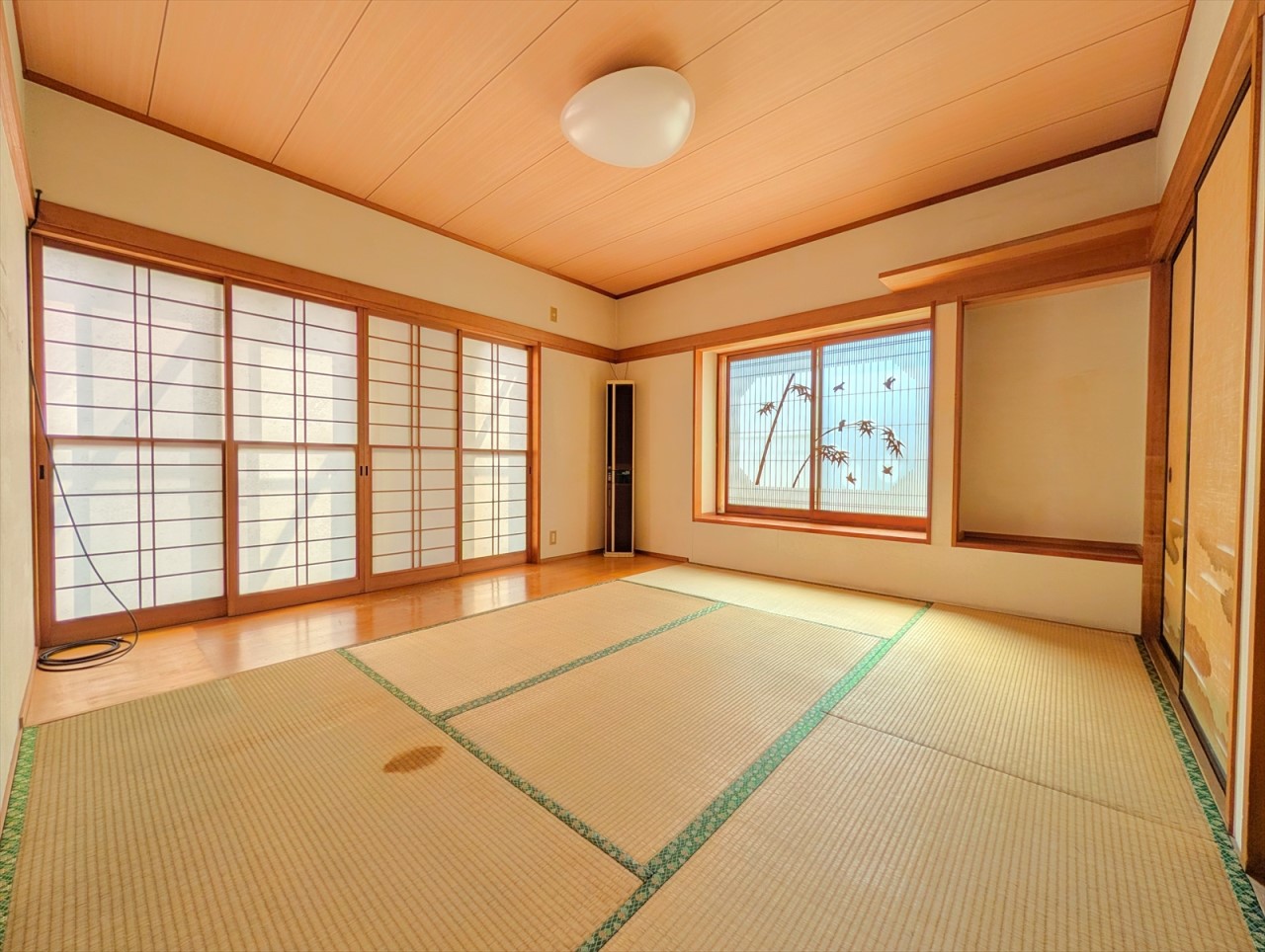 ■1階洋室■2か所の収納が嬉しい6帖の和室です!玄関入ってすぐの和室なので客間としてもおすすめです♪(2026年5月撮影)