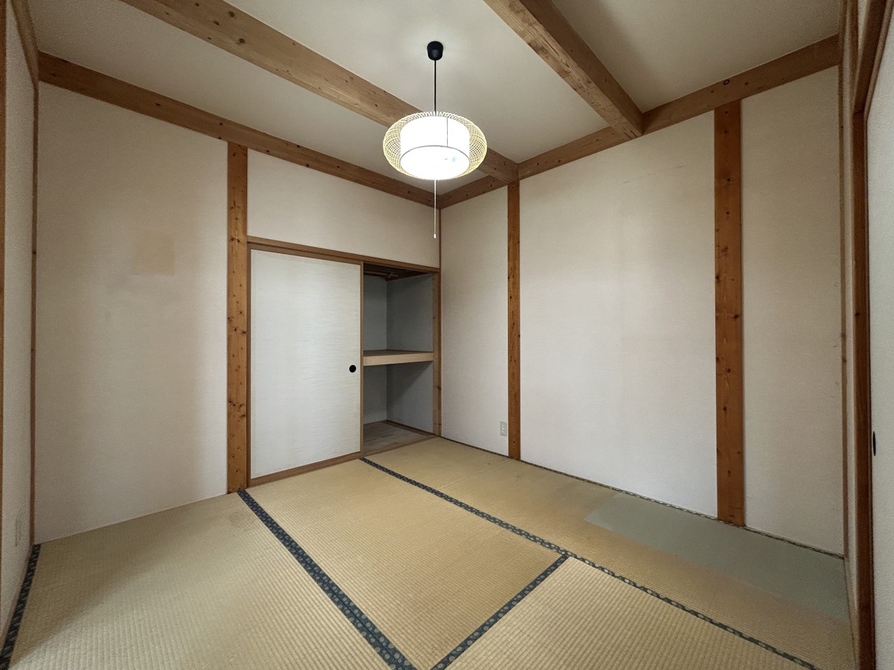 *. 和室 .* 押入には布団や季節ものなど収納できます♪