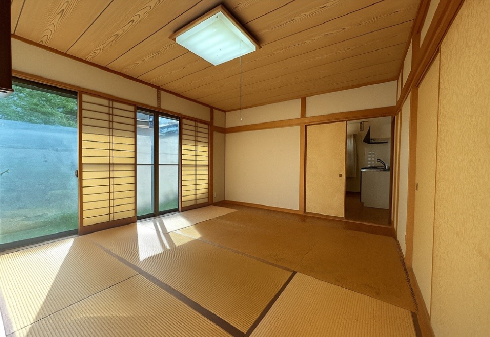 *. 和室 .* ※CGで家具や小物を消したイメージです。