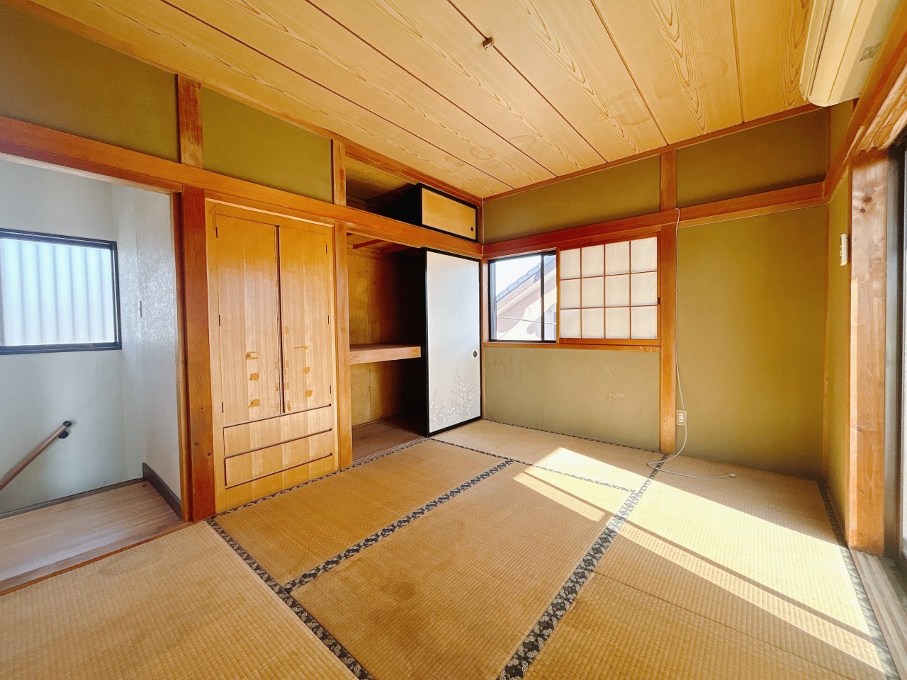 【和室】押入には布団や季節物が収納できます♪