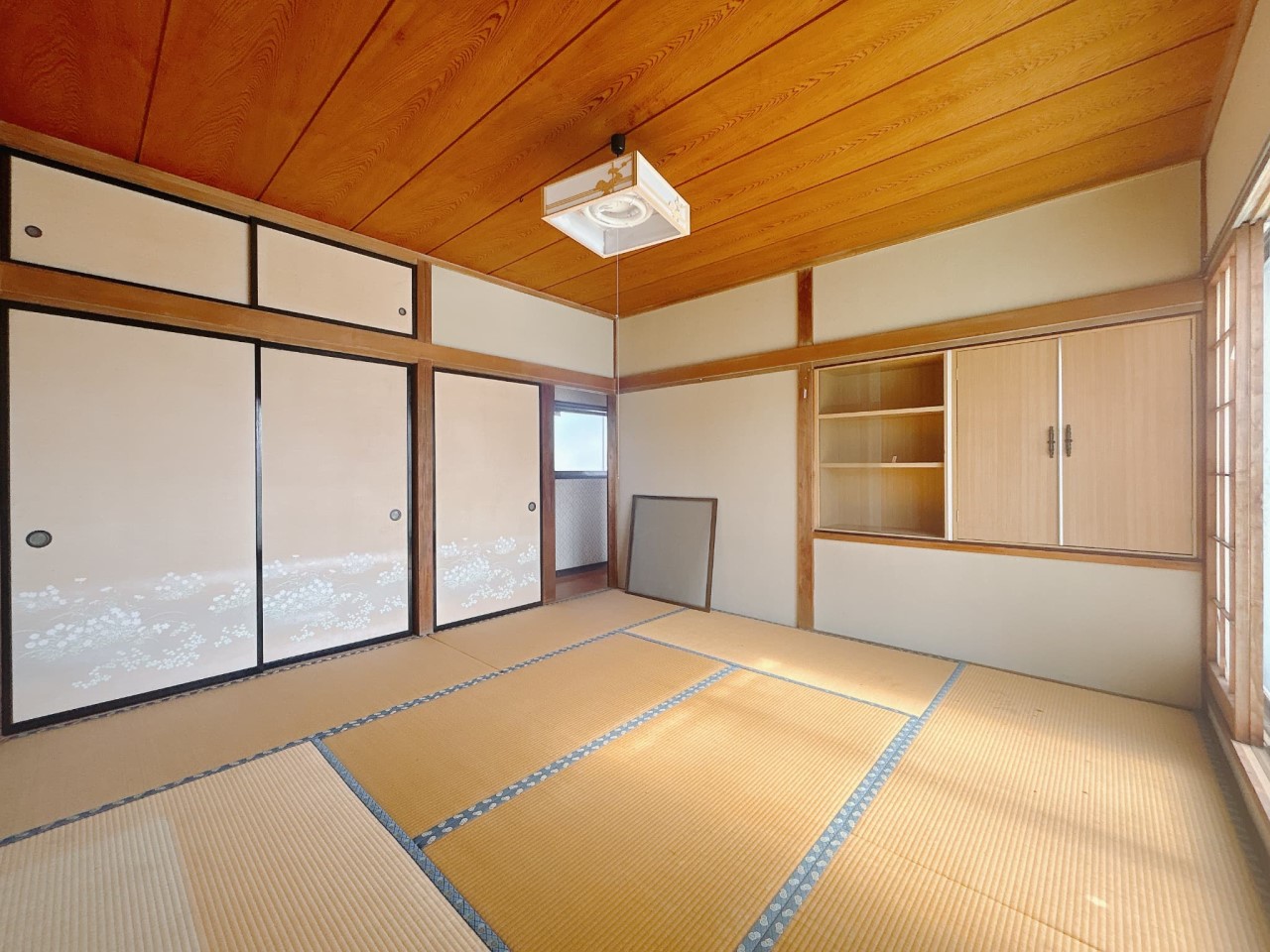 【和室】押入にはお布団や季節物などが収納できます♪