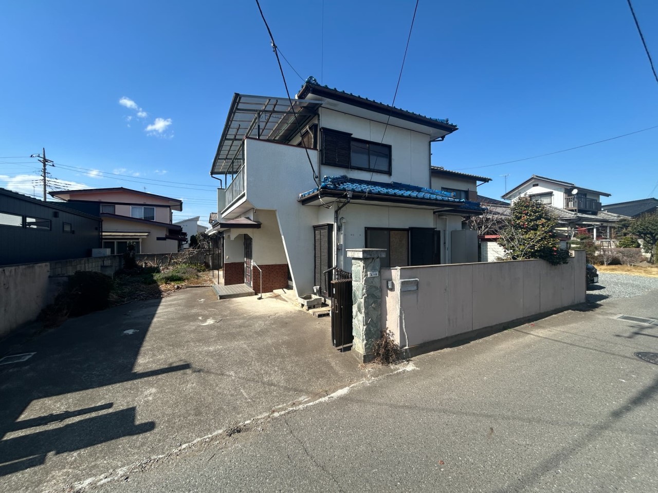 【外観】南東道路のため、日当たり良好♪