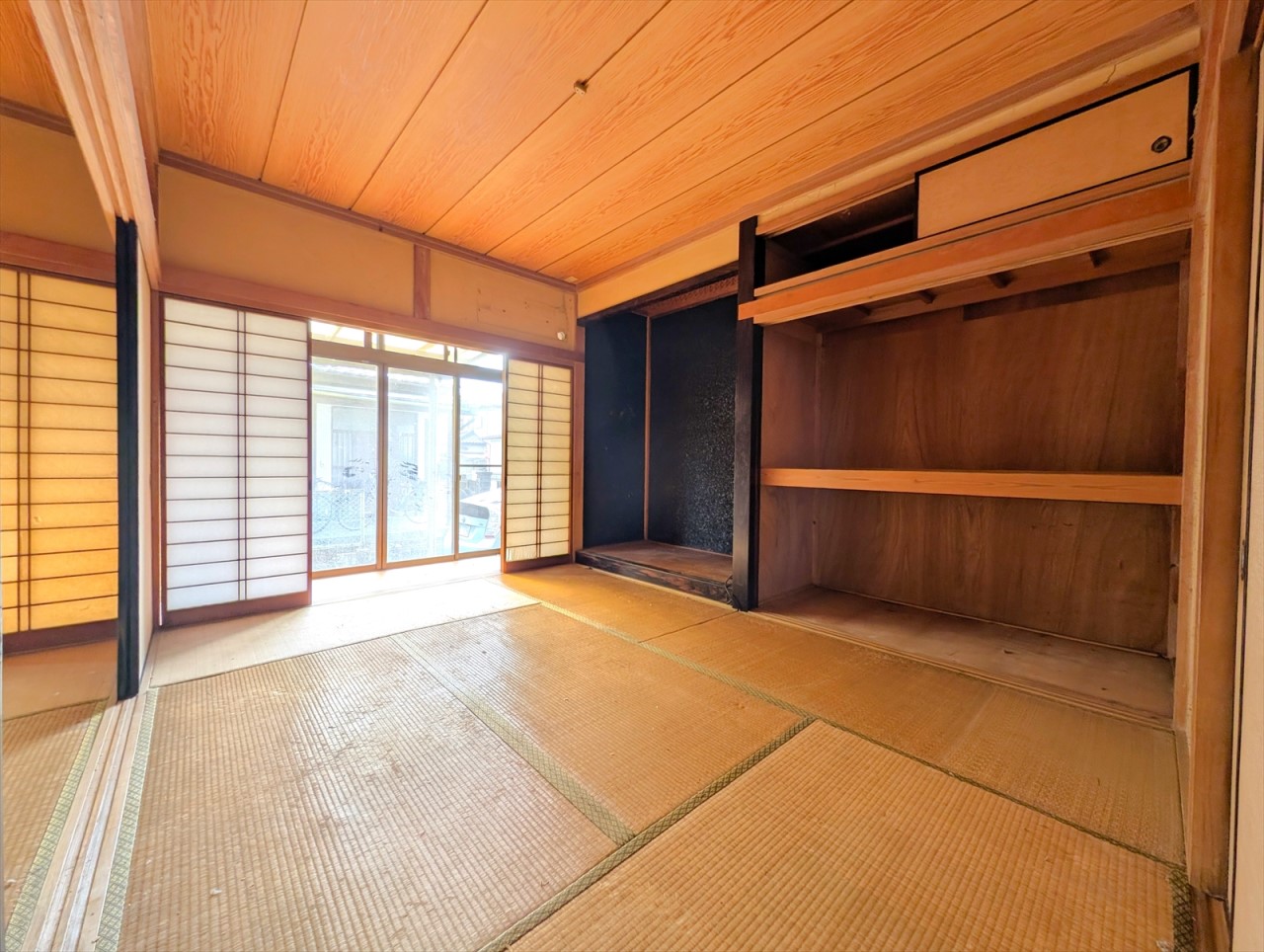 1F西側の和室。客間としても使えます♪※リフォーム前の写真です(2025.10月撮影)